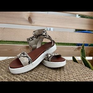 MIA Ellen Platform Sandal